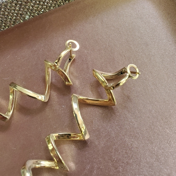 Vintage 14k Gold Zig Zag Spiral Earrings - Picture 4 of 11
